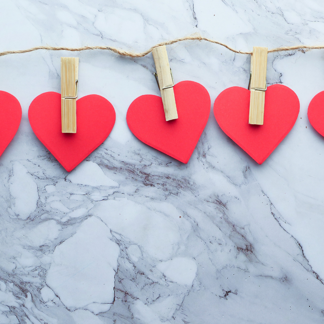 heart-banner paper hearts